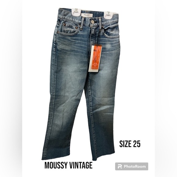 NWT Moussy Vintage Cropped Flare Jeans - Picture 4 of 13